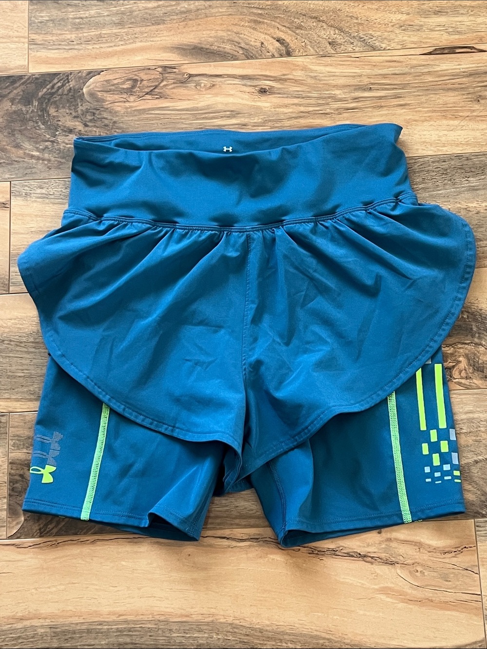 Under Armour Womens 2 In 1 Running Shorts Built In Biker Shorts Blue Green Sz M